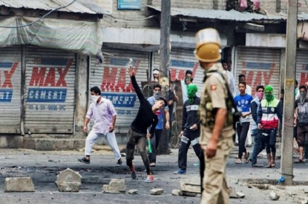 For a change people in Valley pelt stones seeking berth in BJP!